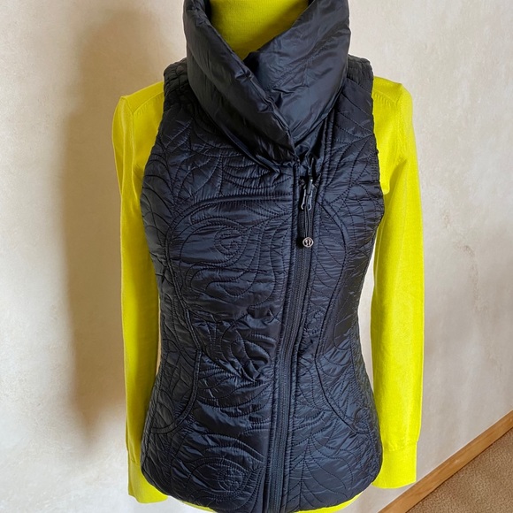 Lululemon Get Down Vest - Picture 5 of 6